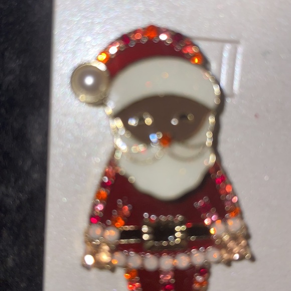 Brand new….never used AA Santa earrings - Picture 2 of 2